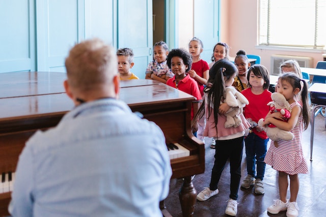 Teaching playing music to children